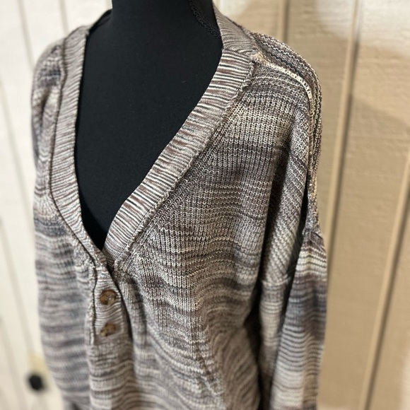 Free People Mercury Henley Sweater, size medium. - Picture 4 of 9
